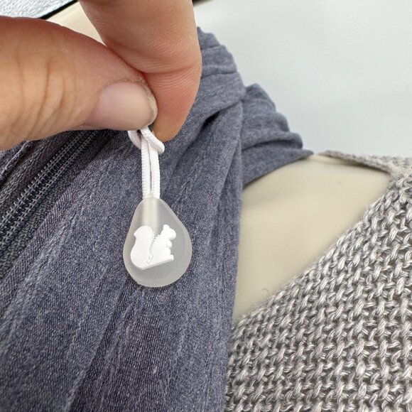 Sholdit Convertible Infinity Scarf with zipper Pocket blue gray one size - Picture 2 of 9